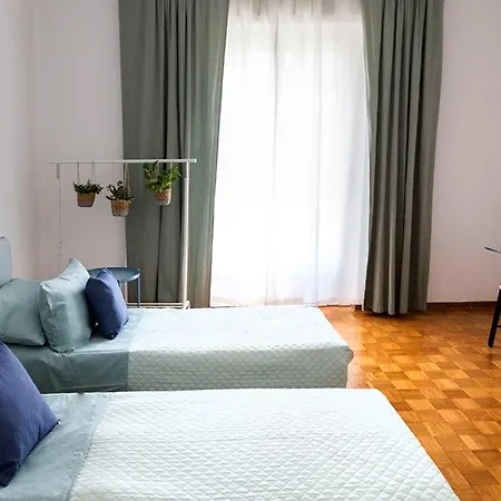 Paola's ترييستي