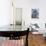 Paola's 4*